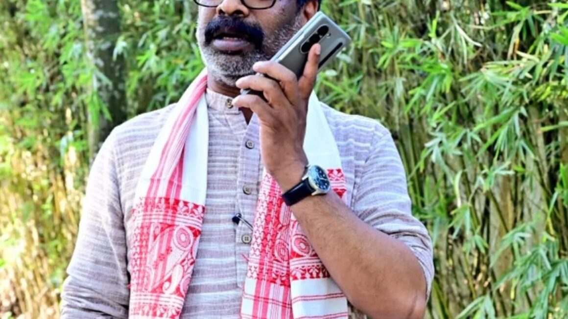 सीएम हेमंत ने फोन से असम में दिया भाषण,असम के चाबुआ विधानसभा के मेरे भाइयों-बहनों से मिलने से भी मुझे रोका गया,