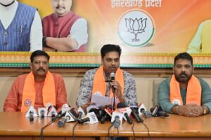 महागठबंधन सरकार बालू से तेल निकालने का काम कर रही है: अमित मंडल